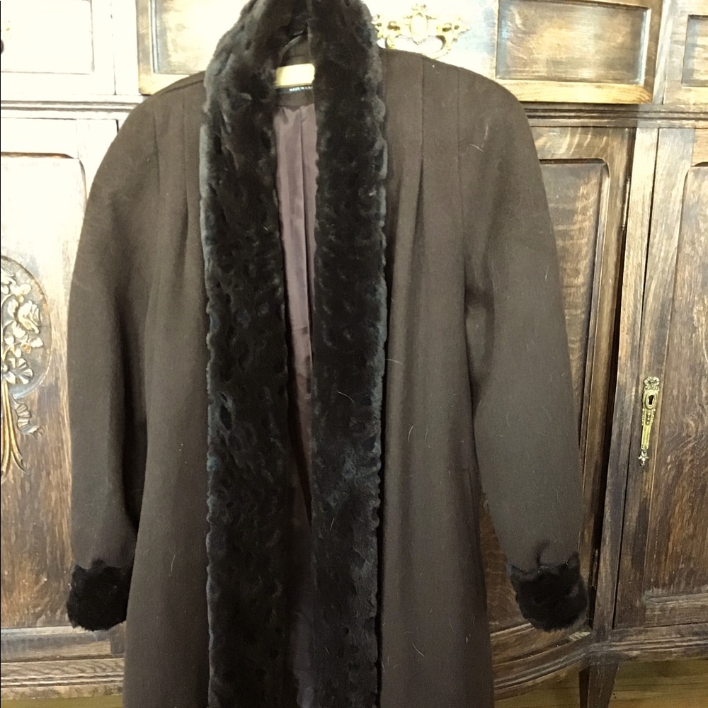 Brown wool coat with fur trim
